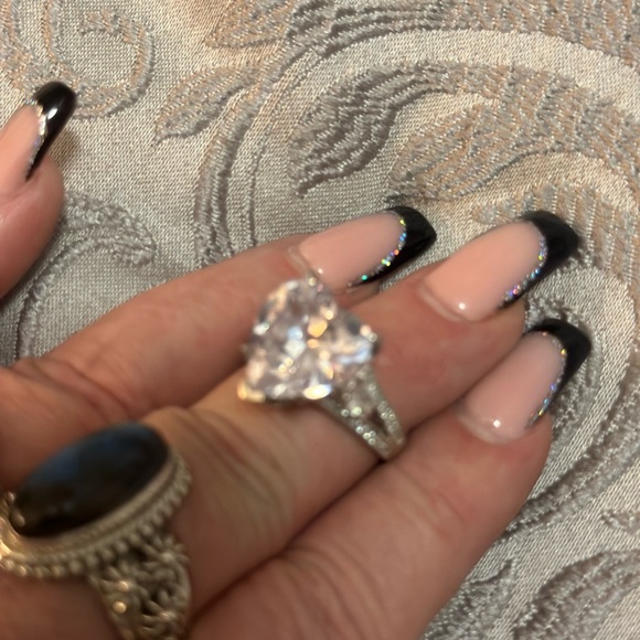 Meet your Posher, Natalie. MORE ITEMS IN PLUS SIZES!! - Picture 3 of 8